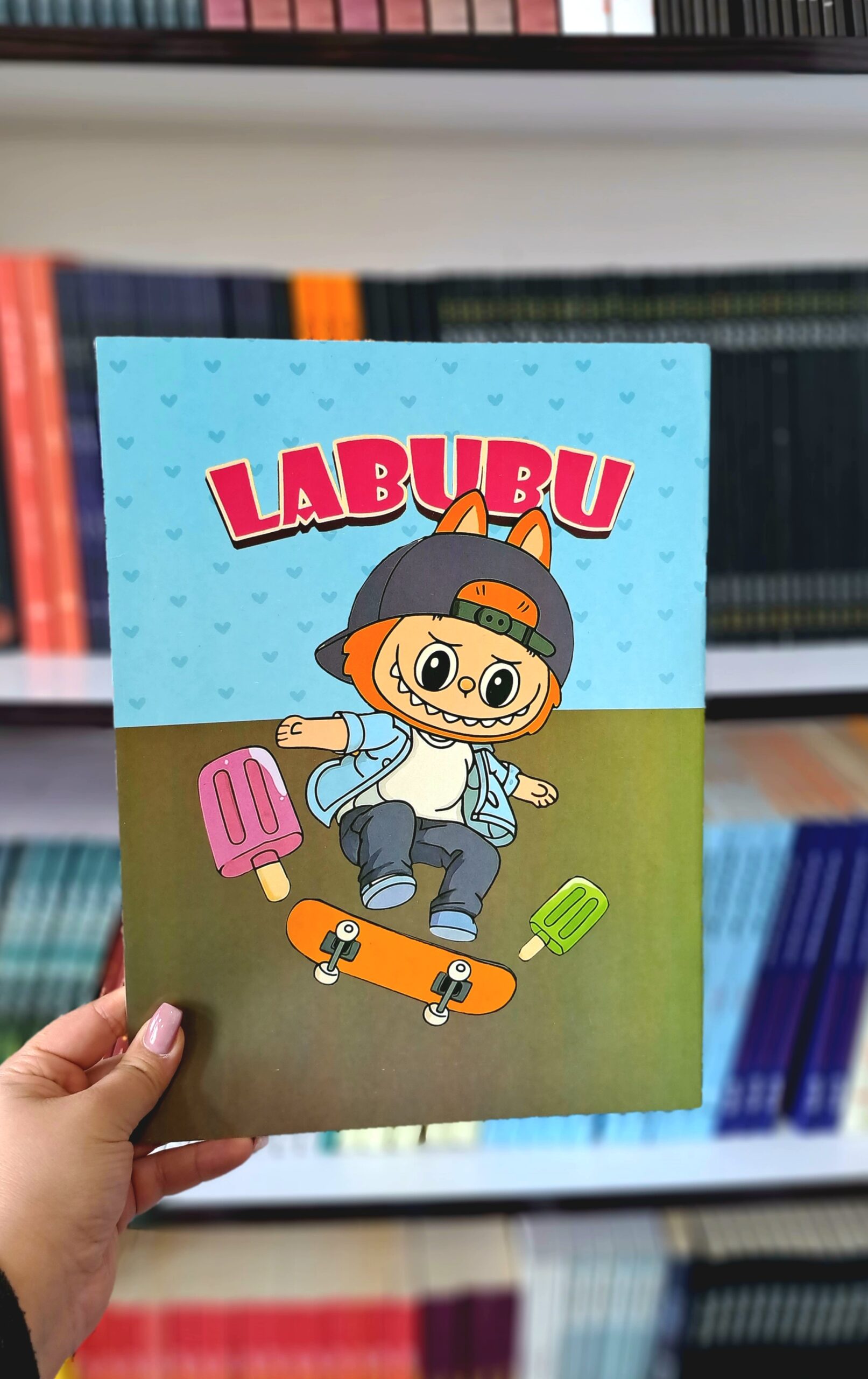 دفتر نقاشی ساده طرح لبوبو 3